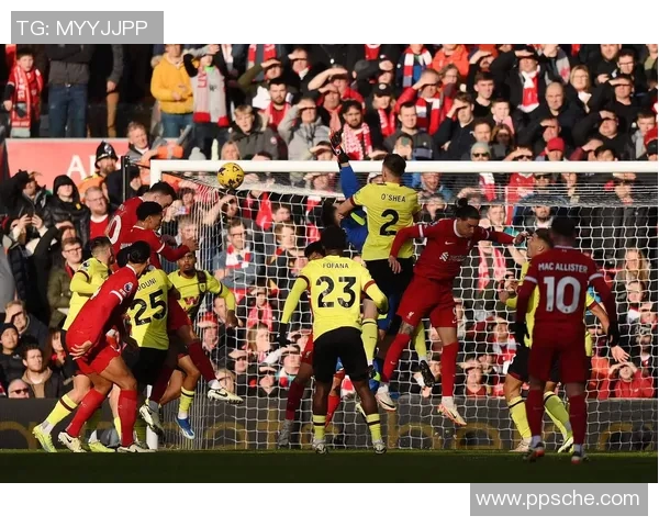 利物浦与巴萨对决阵容分析及战术解读全景呈现