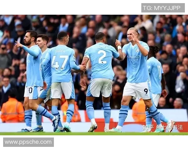 曼城遭欧足联重罚三千万并禁赛一年引发广泛关注