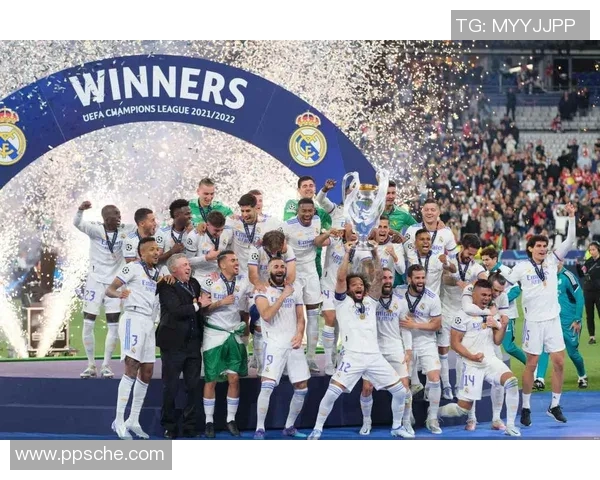 皇马与巴萨巅峰对决再度上演球迷期待经典之战的激情与荣耀 皇马与巴萨巅峰对决再度上演球迷期待经典之战的激情与荣耀