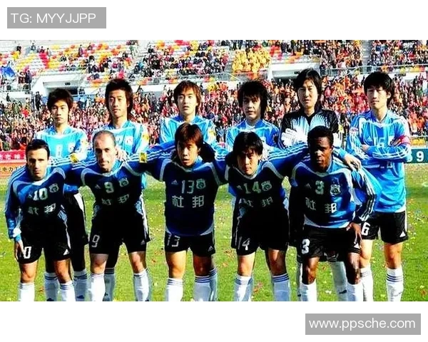 北京北控凤凰迎战大连队期待精彩对决展现足球魅力与团队精神 北京北控凤凰迎战大连队期待精彩对决展现足球魅力与团队精神