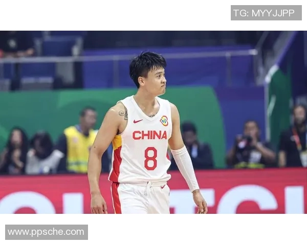 赵睿带领中国男篮迎战国际赛场挑战展现年轻力量与团队精神